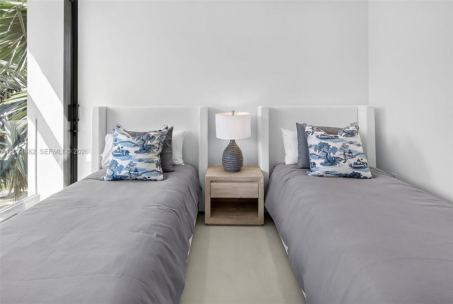 Furnished interior view inside a new home in , Fort Lauderdale (Image 35).