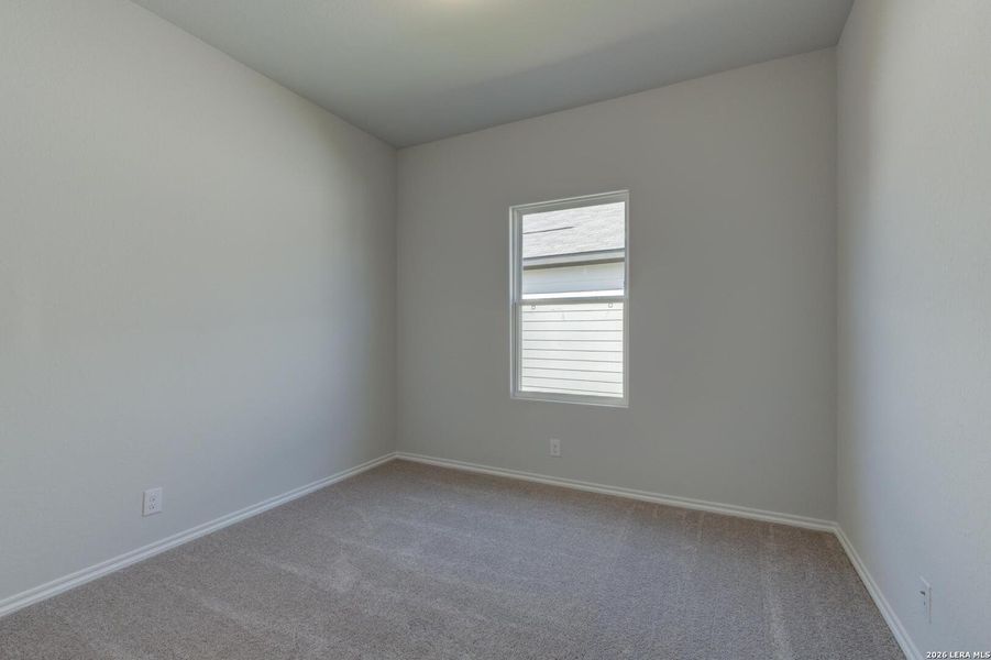 Spacious, unfurnished interior of a new home in Nopal Valley, San Antonio (Image 22).