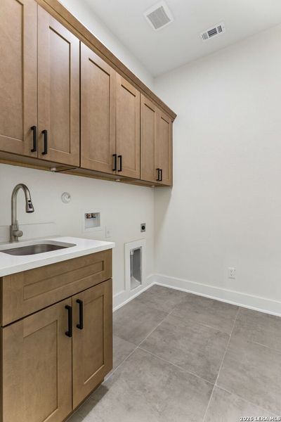 Furnished interior view inside a new home in , Canyon Lake (Image 13).