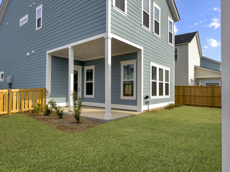 Exterior details and patio area of a home in Carnes Crossroads, Summerville (Image 4).
