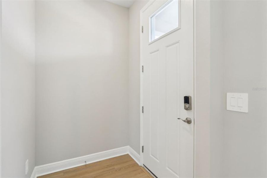 Spacious, unfurnished interior of a new home in Silverleaf Reserve Bungalows, Winter Garden (Image 22).