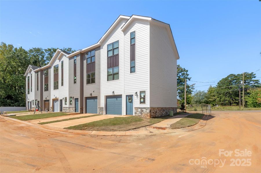 Image 40 of a home in .