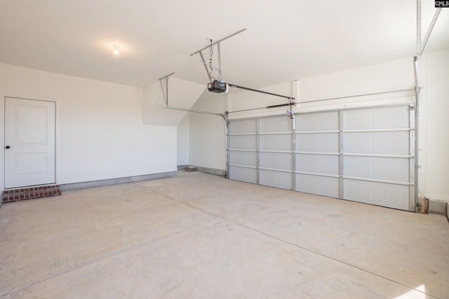 Spacious, unfurnished interior of a new home in The Cove, Sumter (Image 20). Spacious, unfurnished interior of a new home in The Cove, Sumter (Image 20).