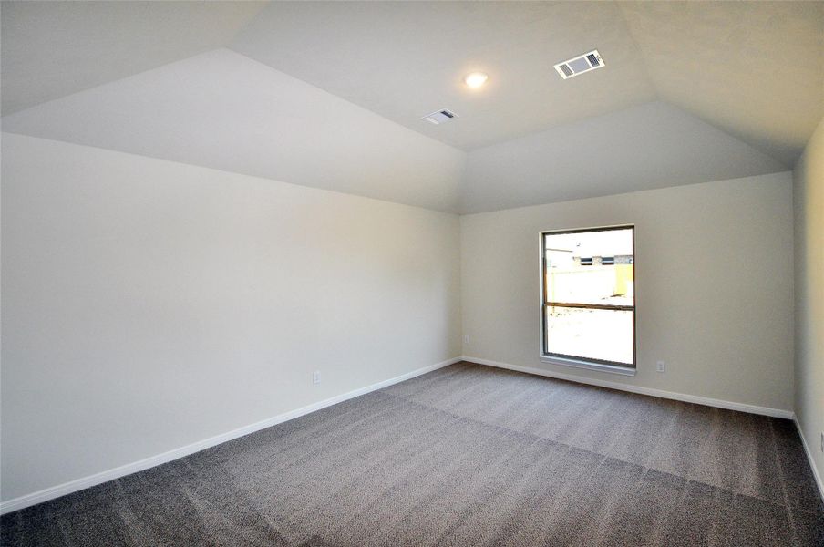 Spacious, unfurnished interior of a new home in , League City (Image 31).
