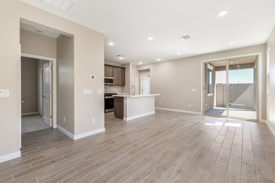 Spacious, unfurnished interior of a new home in Mira Vista at Victory, Buckeye (Image 6). Spacious, unfurnished interior of a new home in Mira Vista at Victory, Buckeye (Image 6).