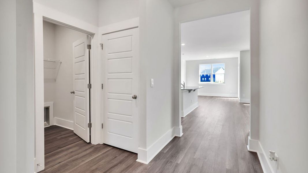 Representative unfurnished interior of a home built from the ACADIA by D.R. Horton in Rolling Hills, Bolivia (Image 22).