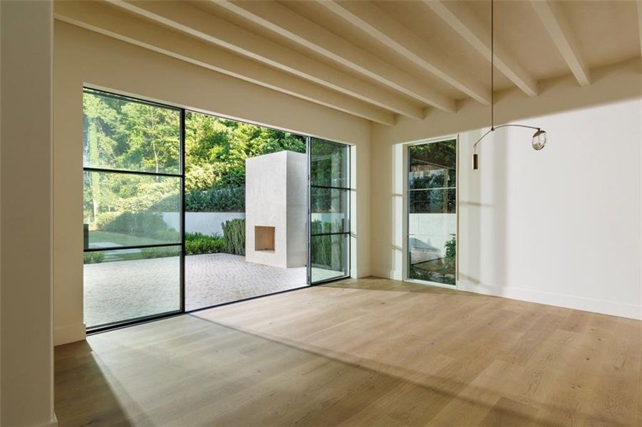 Spacious, unfurnished interior of a new home in , Atlanta (Image 10).