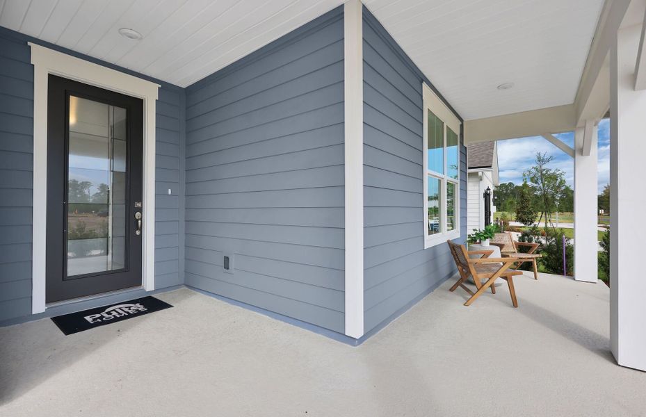Representative exterior details of a home built from the Easley by Pulte Homes in Hyland Trail, Green Cove Springs (Image 4).