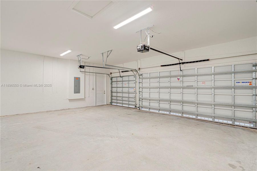 Spacious, unfurnished interior of a new home in , Davie (Image 37). Spacious, unfurnished interior of a new home in , Davie (Image 37).