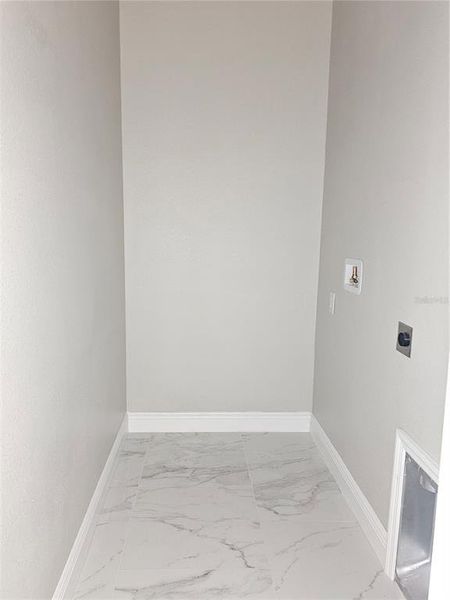 Spacious, unfurnished interior of a new home in , St. Petersburg (Image 15).