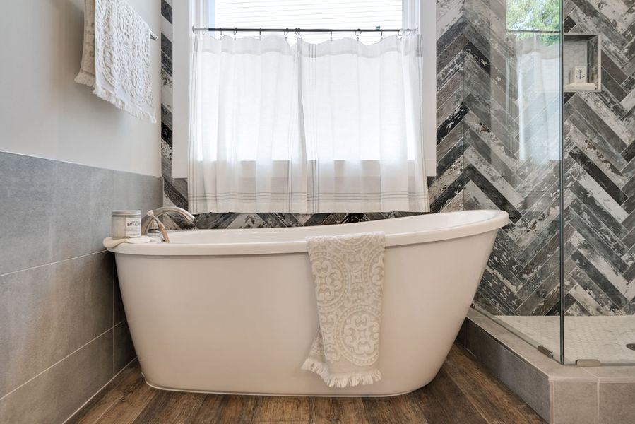 Owner's Bath, Garden Tub (Upgrade)