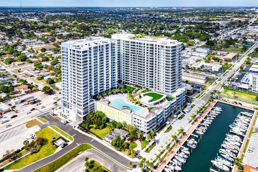 027-220LakeShoreDrive-1613-LakePark-FL-3