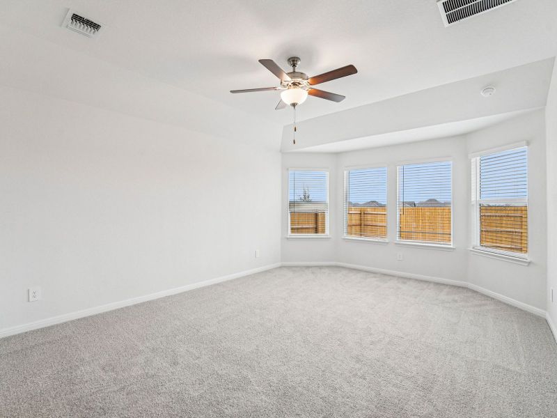 Spacious, unfurnished interior of a new home in Prairie Winds - Boulevard Collection, Hutto (Image 10).