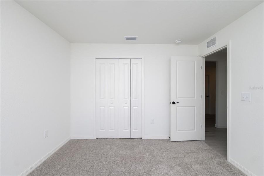 Spacious, unfurnished interior of a new home in Thompson Preserve, Bartow (Image 13).