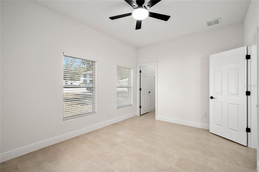 Spacious, unfurnished interior of a new home in , Orange City (Image 44).