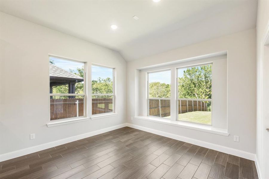 Spacious, unfurnished interior of a new home in Sunset Ridge, Alvarado (Image 28).