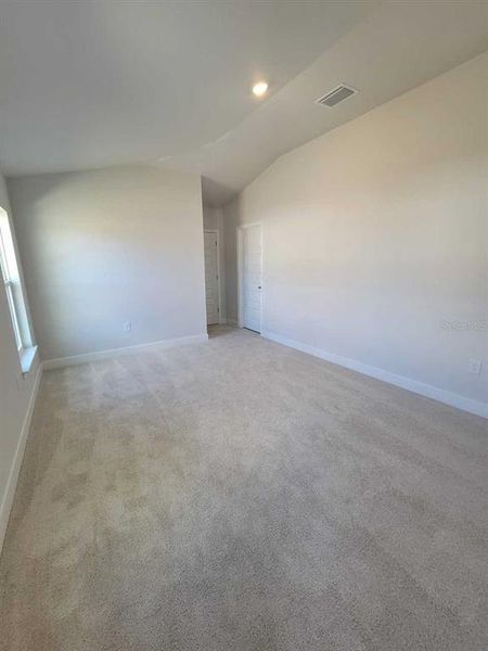 Spacious, unfurnished interior of a new home in Ocala Crossings South, Ocala (Image 11).