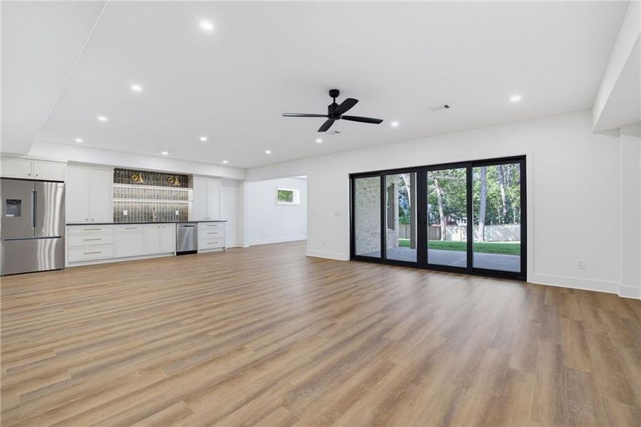 Spacious, unfurnished interior of a new home in , Atlanta (Image 27).