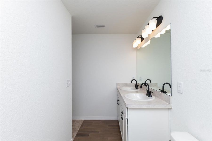 Image 20 of a home in .