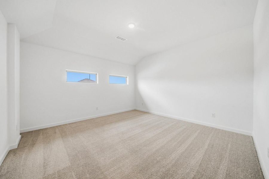 Spacious, unfurnished interior of a new home in Sienna 45', 50', Missouri City (Image 3). Spacious, unfurnished interior of a new home in Sienna 45', 50', Missouri City (Image 3).