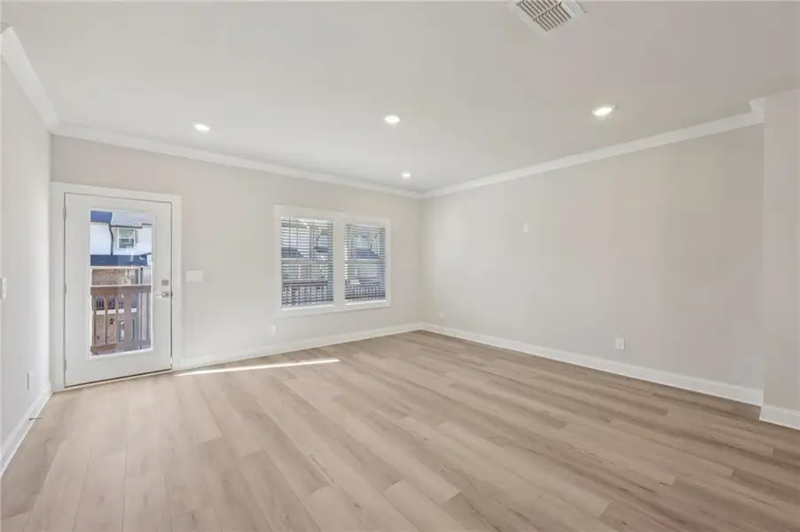 Spacious, unfurnished interior of a new home in , Lawrenceville (Image 33).