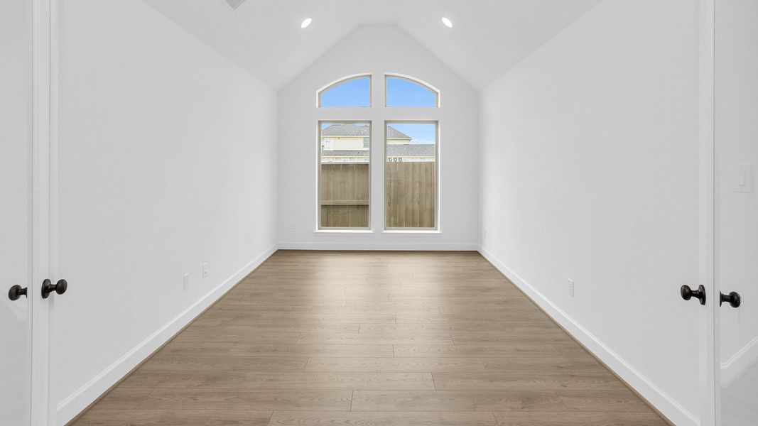 Spacious, unfurnished interior of a new home in Revera, Richmond (Image 76).
