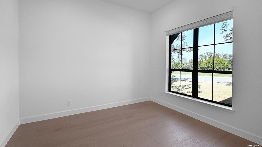 Spacious, unfurnished interior of a new home in Johnson Ranch, Bulverde (Image 27).