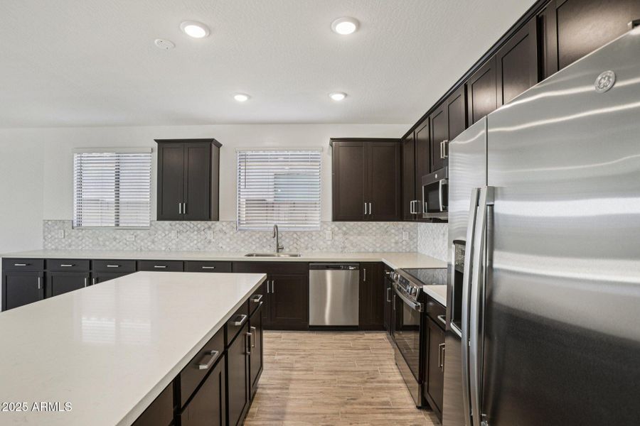 8-web-or-mls-W Brown St-S2910-008