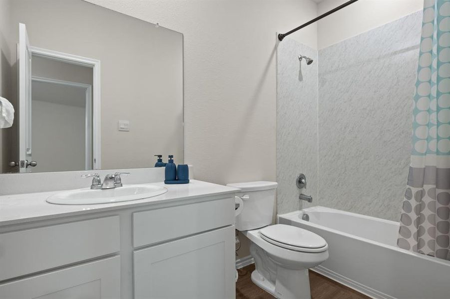 Furnished interior view inside a new home in Elevon, Lavon (Image 13).