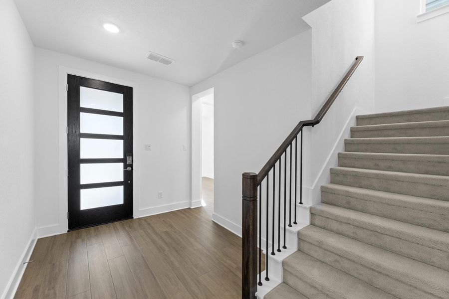 Spacious, unfurnished interior of a new home in Garden Collection at Union Park, Little Elm (Image 14).