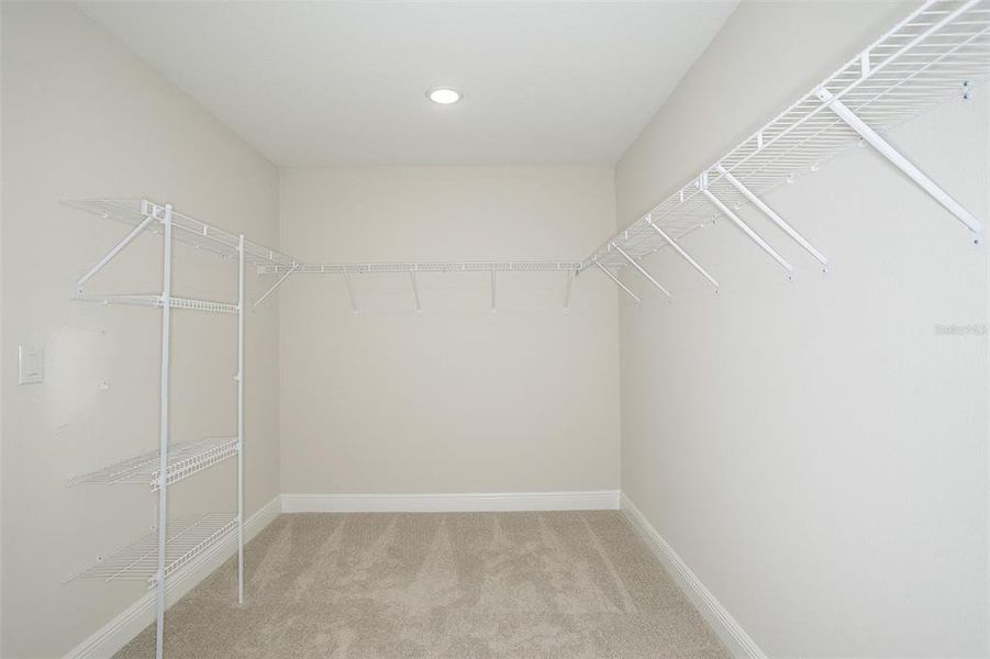 Spacious, unfurnished interior of a new home in Pasadena Woods, Dade City (Image 19).
