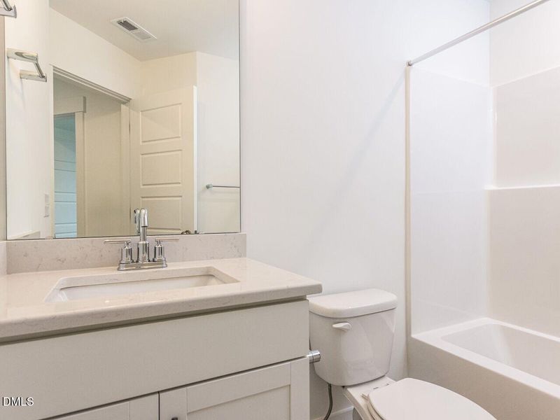 026-1280x960-bathroom 026-1280x960-bathroom