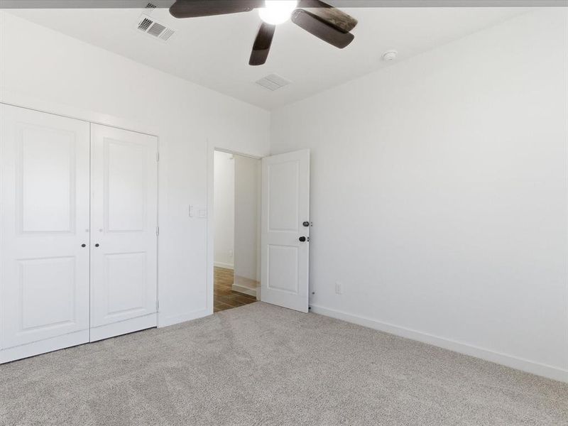 Spacious, unfurnished interior of a new home in , Kaufman (Image 32).