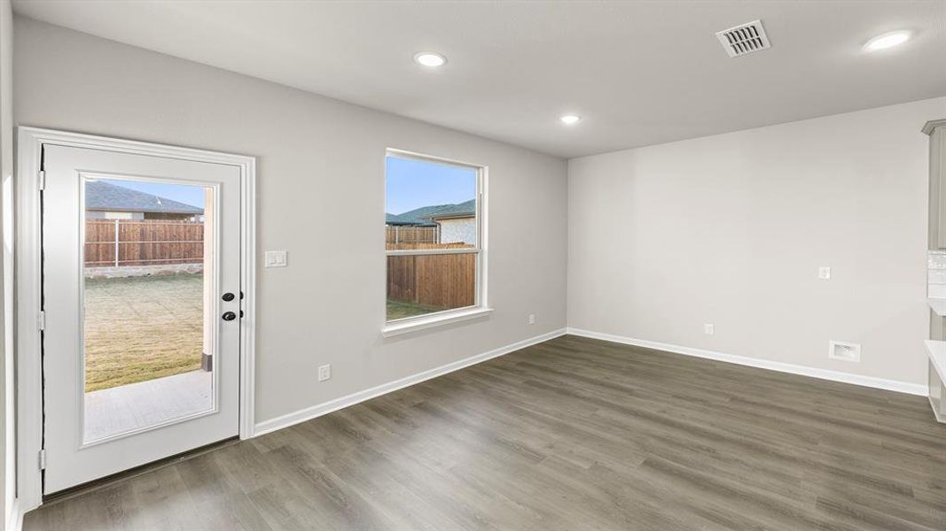 9_10. 2917 Kimberwick - Dining