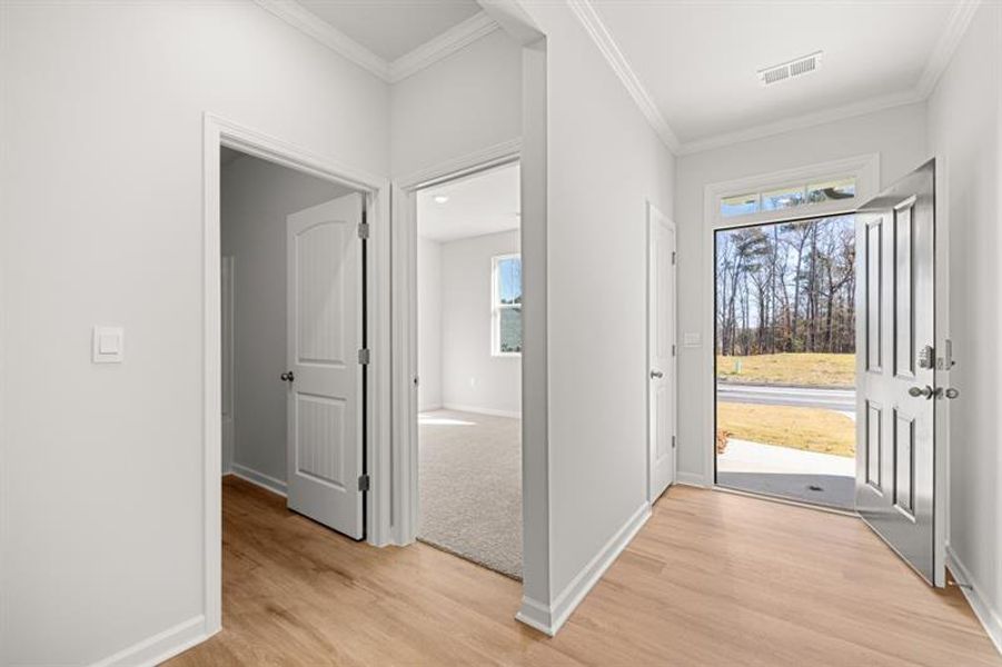 Spacious, unfurnished interior of a new home in Northwoods at Mirror Lake, Villa Rica (Image 15).