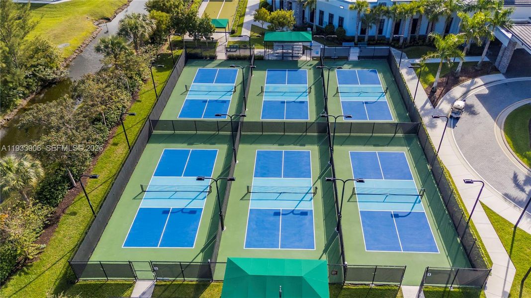 Community amenities in , Parkland (Image 34).