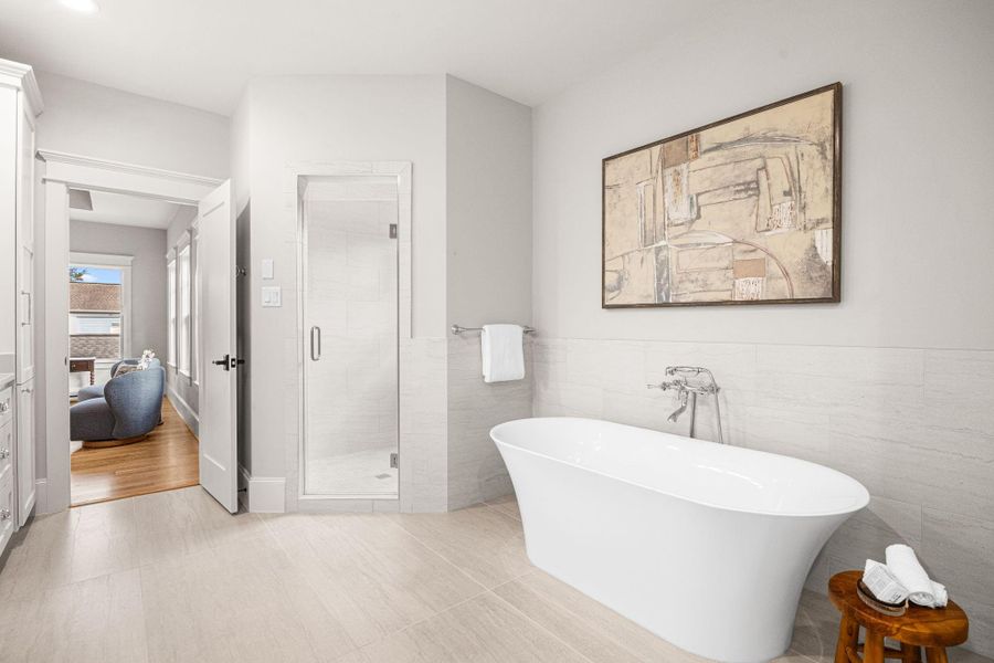 Soothing Primary bathroom, soaking tub and separate shower. Soothing Primary bathroom, soaking tub and separate shower.