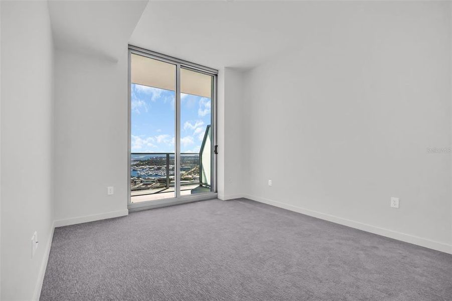 Spacious, unfurnished interior of a new home in , St. Petersburg (Image 61).