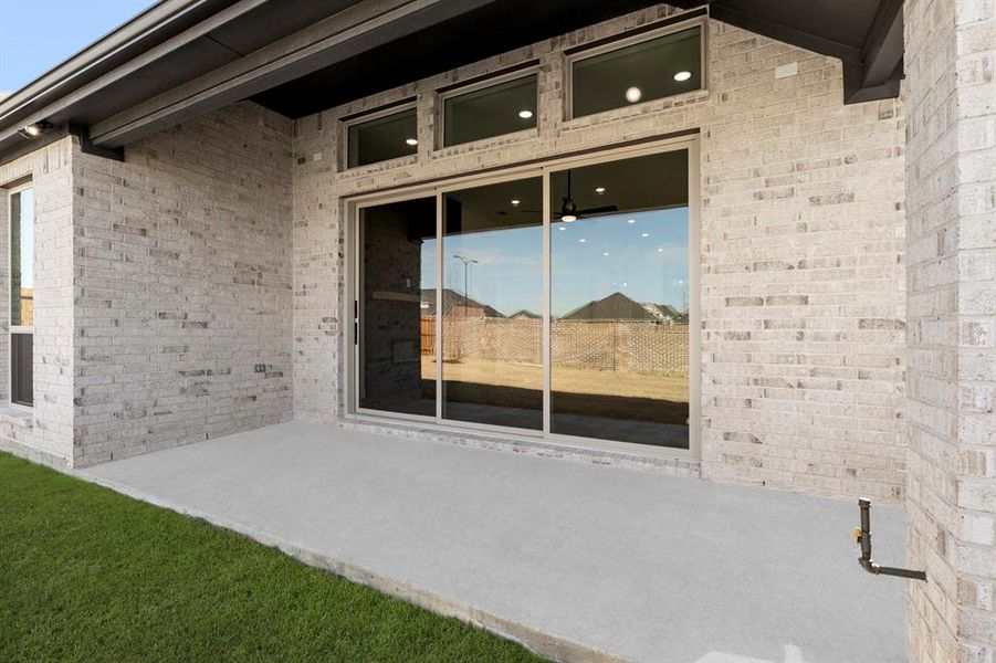 25. 1704 Canals - Patio