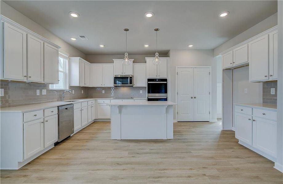 Furnished interior view inside a new home in Chapel Hill, Newnan (Image 4). Furnished interior view inside a new home in Chapel Hill, Newnan (Image 4).