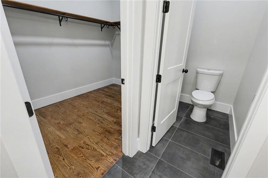 Spacious, unfurnished interior of a new home in , Clayton (Image 38).