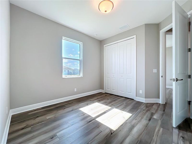 Spacious, unfurnished interior of a new home in Watercolor Place, Bradenton (Image 44).