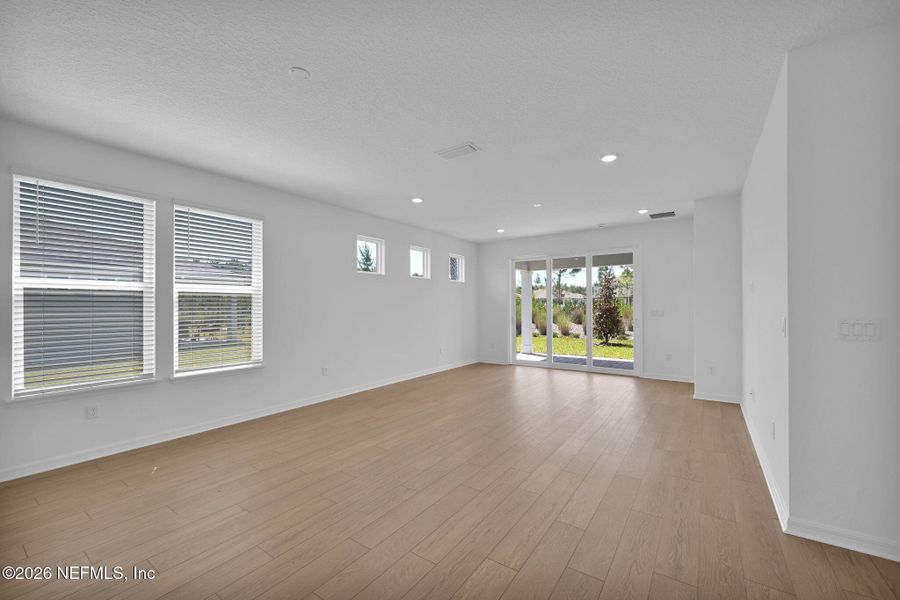 Spacious, unfurnished interior of a new home in Del Webb Wildlight, Yulee (Image 18). Spacious, unfurnished interior of a new home in Del Webb Wildlight, Yulee (Image 18).