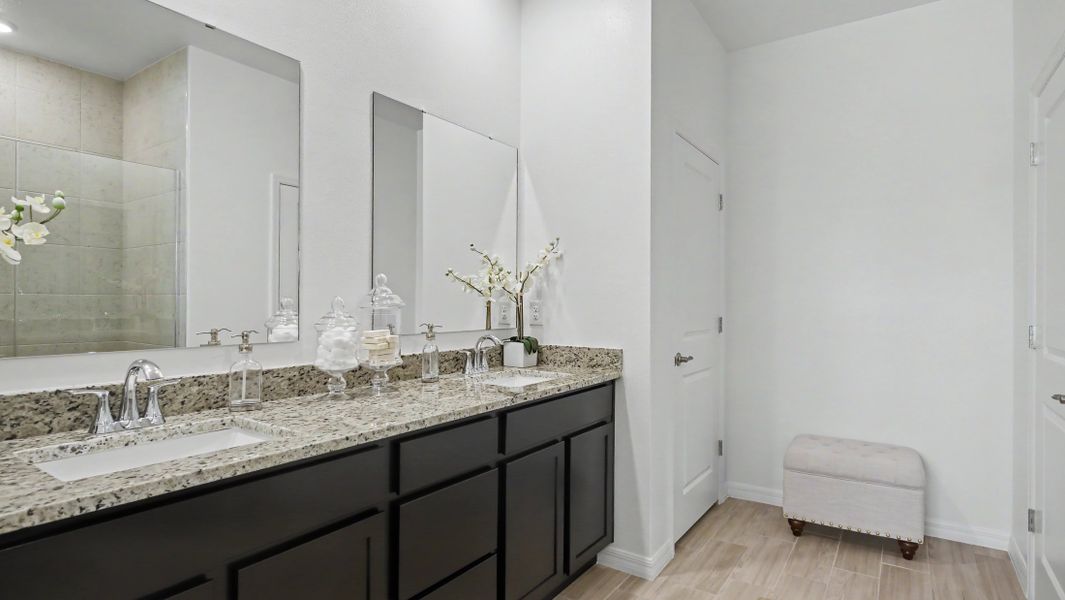 Representative furnished interior of a home built from the Sheffield by Maronda Homes in Royal Highlands, Brooksville (Image 21).