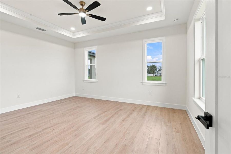 Spacious, unfurnished interior of a new home in , Belleview (Image 36).