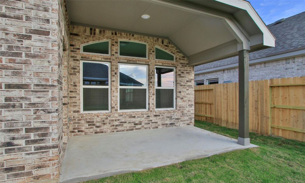 Exterior details and patio area of a home in Brookewater, Rosenberg (Image 20). Exterior details and patio area of a home in Brookewater, Rosenberg (Image 20).