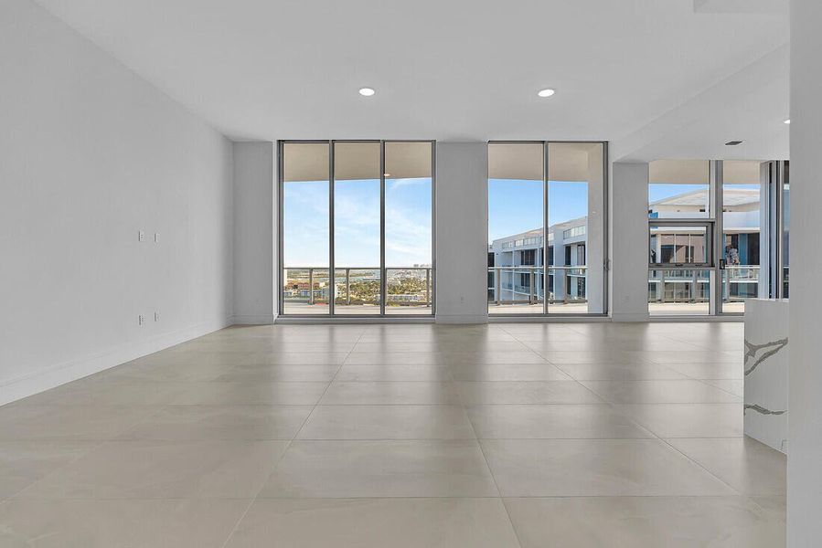 Nautilus 2411 Main Entrance