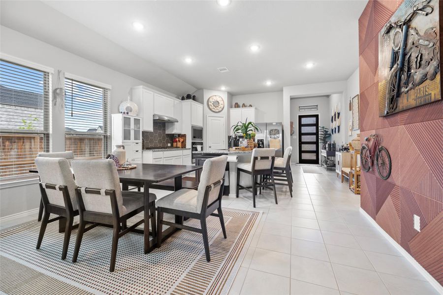 Furnished interior view inside a new home in Candela, Richmond (Image 8).