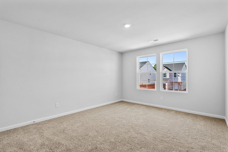 Spacious, unfurnished interior of a new home in Hanes Lake, Winston-Salem (Image 29).