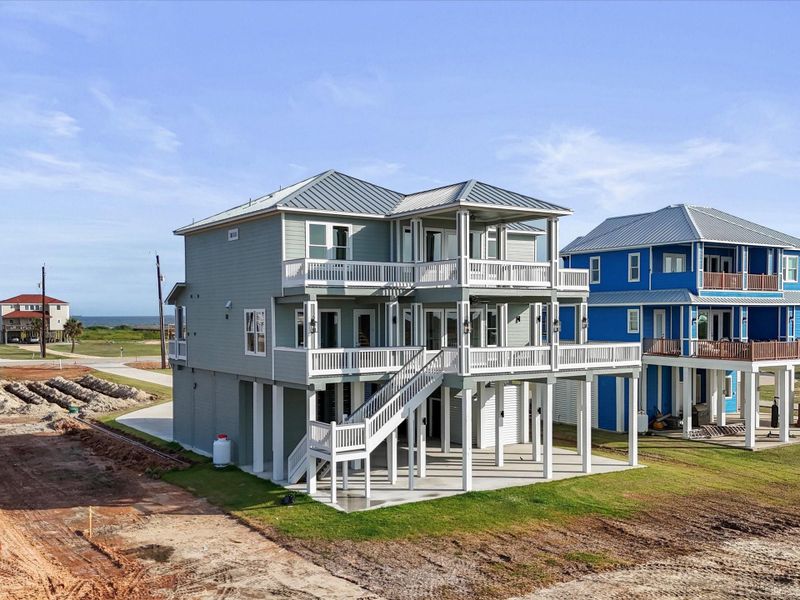 Exterior details and patio area of a home in , Freeport (Image 24).